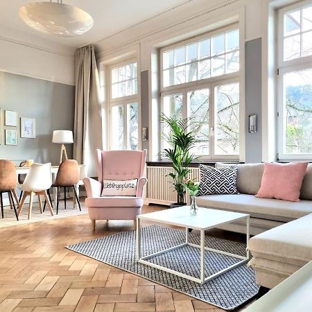 Charysma - Jugendstil Trifft Moderne, Schlafzimmer Mit Smart-Tv, Tischfussball, Darts, Parkplatz Hamelin Kültér fotó