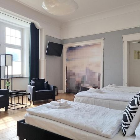 Charysma - Jugendstil Trifft Moderne, Schlafzimmer Mit Smart-Tv, Tischfussball, Darts, Parkplatz Hamelin Kültér fotó